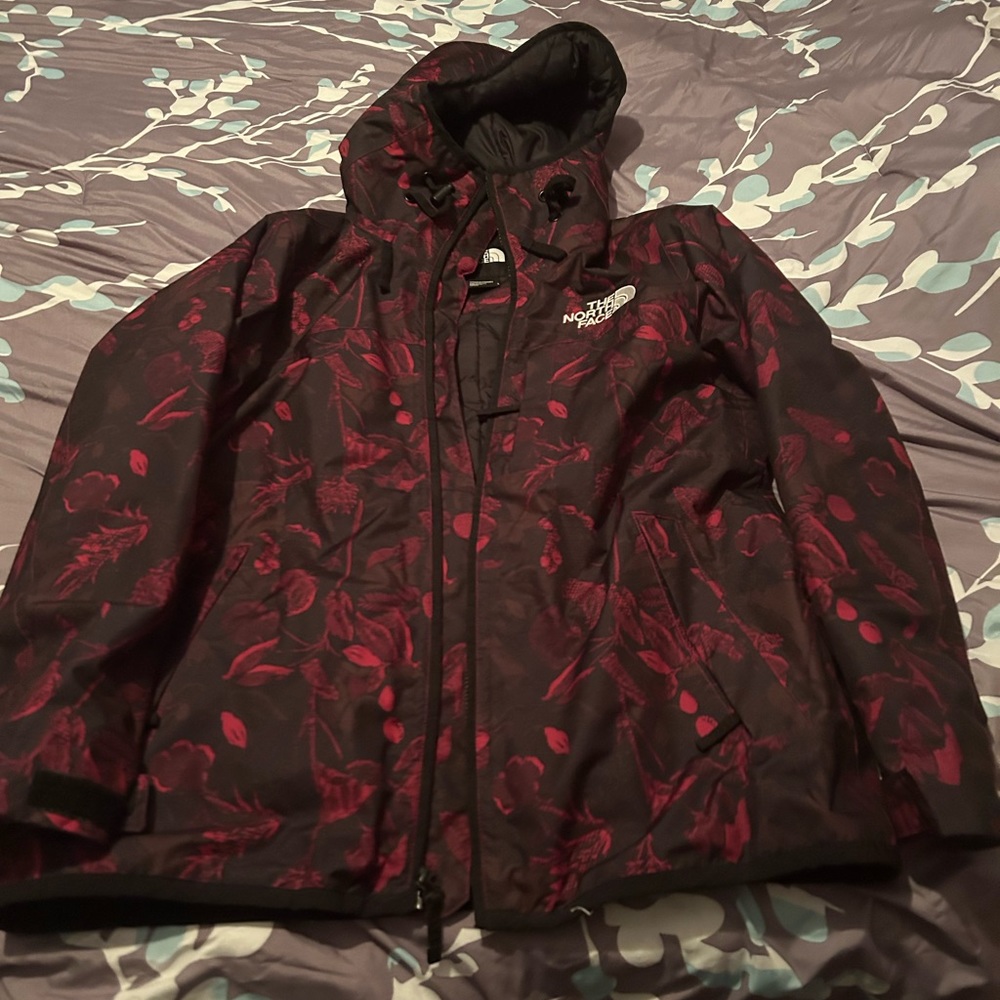 The North Face Women’s Superlu Jacket Roxbury Pink Halftone Floral.